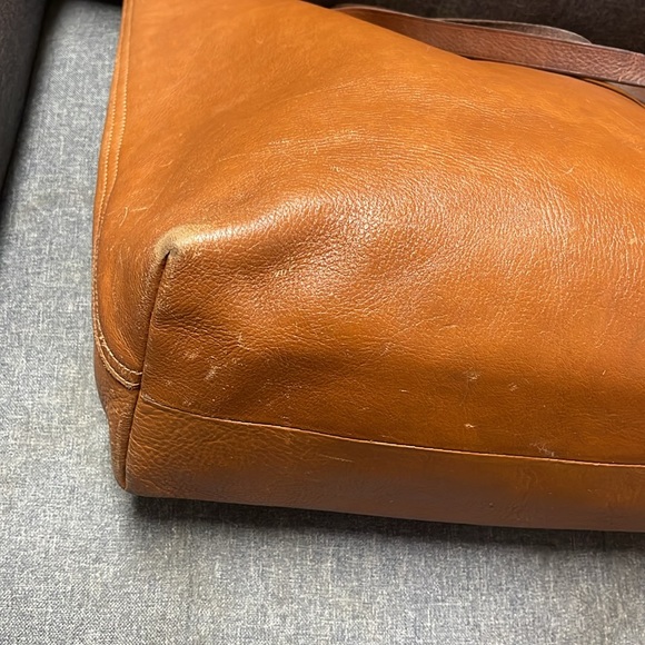 Madewell The Transport Tote- English Saddle - Picture 9 of 12